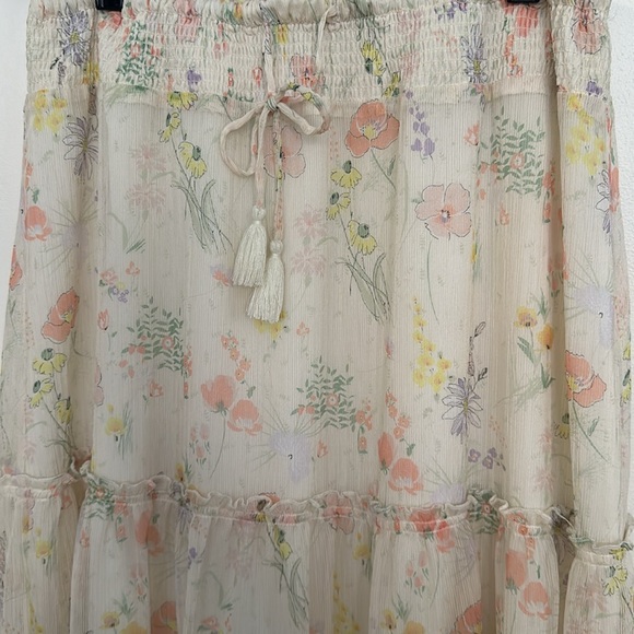 Margaret O’Leary floral skirt. - Picture 2 of 7